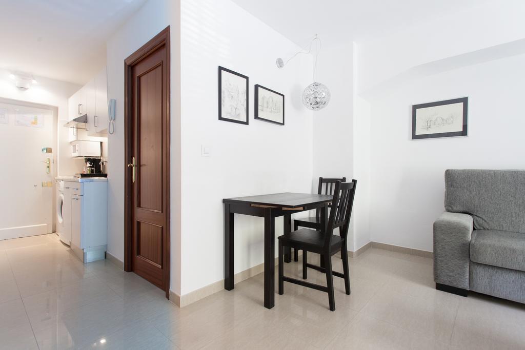 Apartamentos Diaber Laraña Sevilla Habitación foto