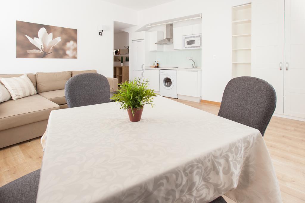 Apartamentos Diaber Laraña Sevilla Habitación foto