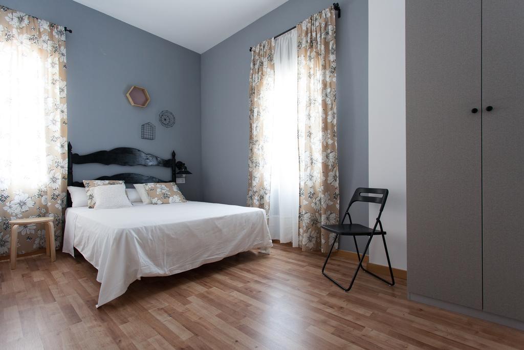 Apartamentos Diaber Laraña Sevilla Habitación foto